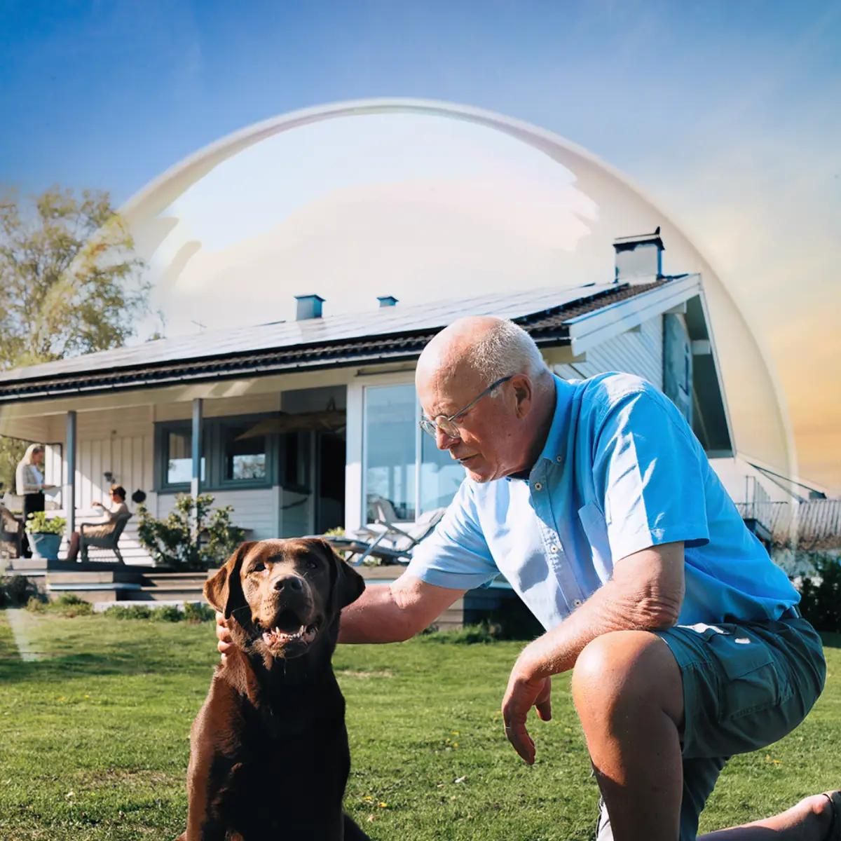 Uomo anziano con il suo cane