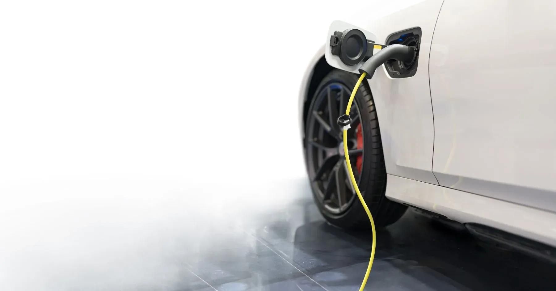 Carica Batteria Auto Elettrica