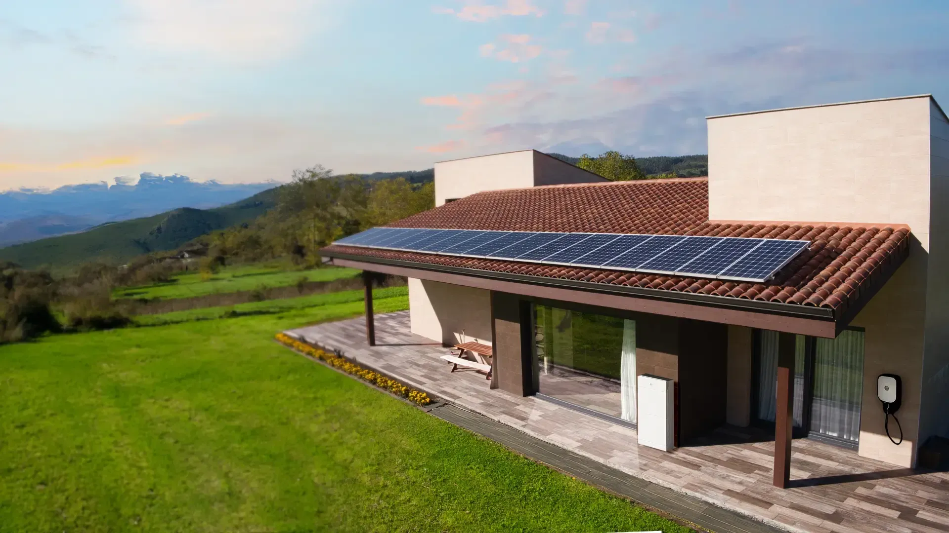 casa con sistema fotovoltaico completo