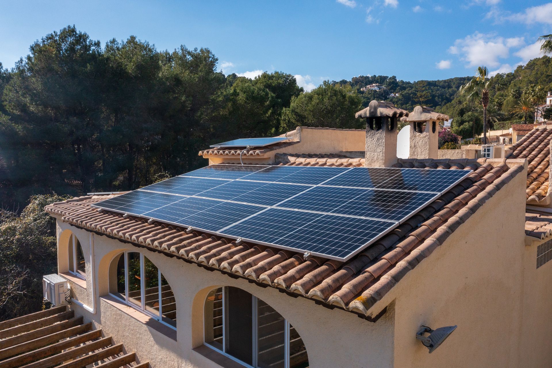 Villa mediterranea con impianto fotovoltaico e batteria Otovo